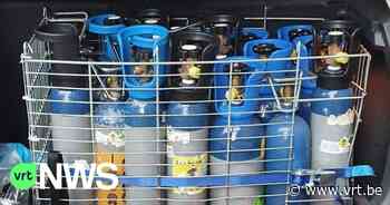 Politie vindt 119 flessen lachgas in bestelwagen in Hoboken - VRT NWS