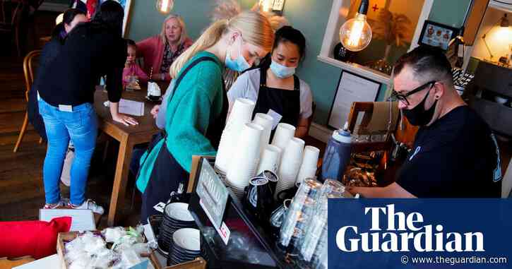 Hospitality industry calls for pay freeze for Australia’s lowest-paid workers