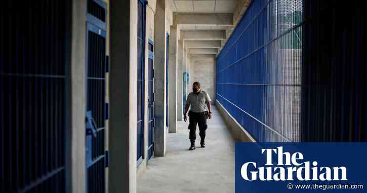 El Salvador locks down prisons after wave of 87 killings over weekend