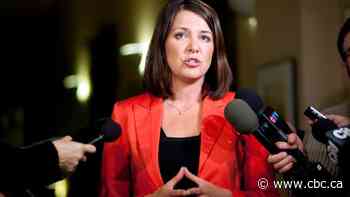 Danielle Smith returning to politics with sights on UCP leadership