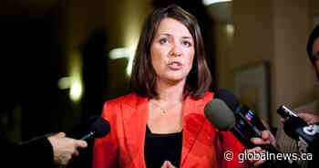 Danielle Smith looking to re-enter Alberta politics, seeking UCP nomination in Livingstone-Macleod