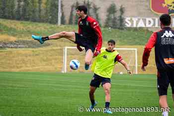 QUI PEGLI: Genoa in allenamento sotto la pioggia (fotogallery) - PianetaGenoa1893 - Pianetagenoa1893.net