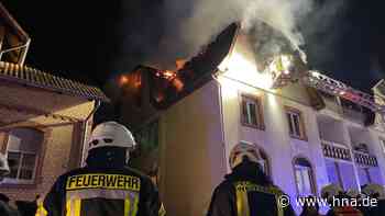Dachstuhl in Bebra in Vollbrand: Ursache noch gänzlich ungeklärt - hna.de