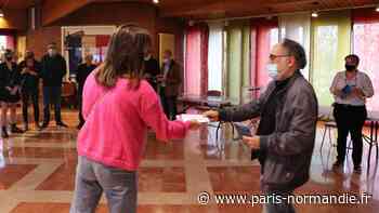 À Notre-Dame-de-Gravenchon, 126 jeunes de 18 ans ont reçu leur première carte d'électeur - Paris-Normandie