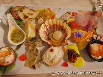 Caorle, a tavola il gusto delle eccellenze fra mare, laguna e campagna: un'esperienza a tutto tondo nel borgo del colore - TurismoItaliaNews.it