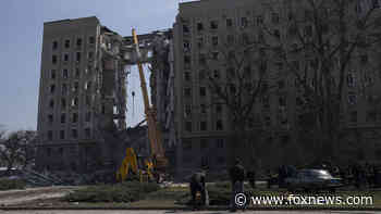 Ukraine insists Russia must withdraw completely before signing peace agreement