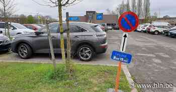 Veegactie op parking De Mol: parkeren tijdelijk niet mogelijk op helft terrein - Het Laatste Nieuws