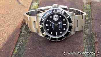 Il ladro di orologi di lusso smascherato dai suoi tatuaggi