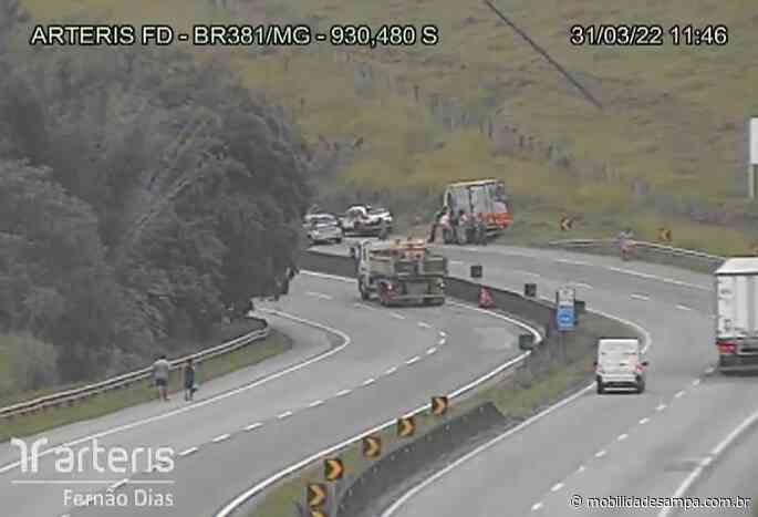 Tombamento de carreta interdita rodovia Fernão Dias em Itapeva (MG) - Mobilidade Sampa