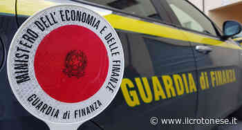 Traffico libri contraffatti, tre arresti e sequestro beni anche a Crotone - Il Crotonese