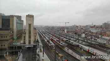 Treinverkeer in Brussel-Noord hernomen nadat spoorloper in paal klimt - BRUZZ