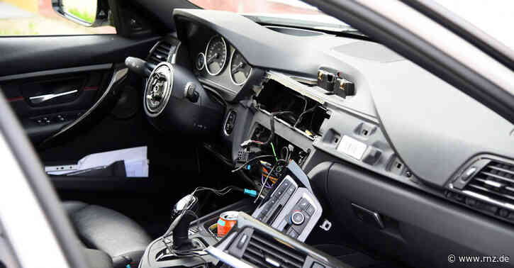 Mannheim/Brühl:  Mehrere Diebstähle aus neun Autos