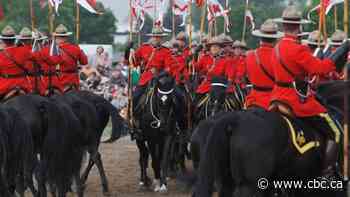 As Mounties celebrate pay raise, municipalities look to upcoming budget for federal help