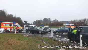 Unfall in Schramberg - Drei Verletzte nach Vorfahrtsverletzung auf B 462 - Schwarzwälder Bote