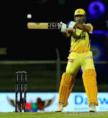 :Mumbai:Chennai Super Kings Mahendra Singh Dhoni plays a shot. - Prokerala