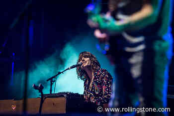 Wilco Pass the Mic to Neal Francis for a Raucous Live Version of ‘Theologians’