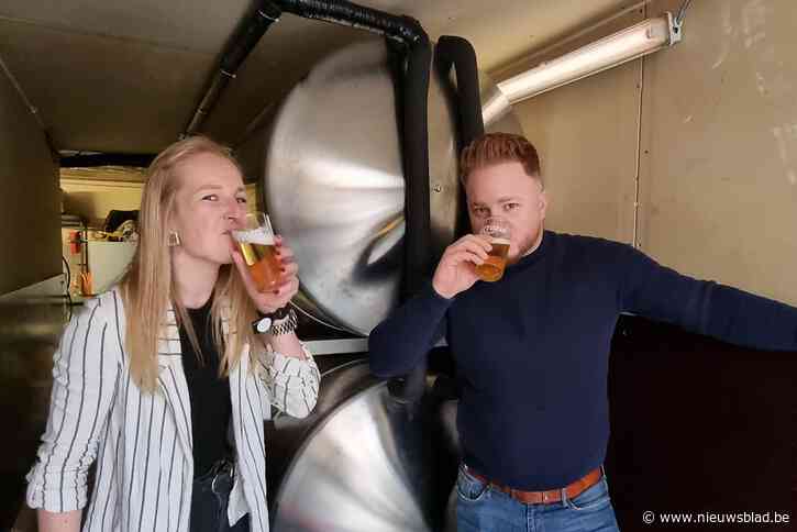 “Minder kans op kater én lekkerder”: jongerencafés tappen voortaan bier uit een tank in plaats van een vat