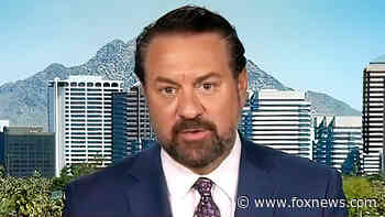 Arizona AG warns of 'tidal wave' of migrants at southern border if Biden admin lifts Title 42