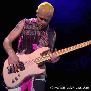 Flea pays tribute to Taylor Hawkins