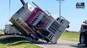 Cattle hauler overturns with 80 head, NE Jasper County, Mo. - KoamNewsNow.com
