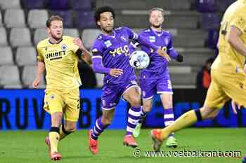 Arbitrage meteen onder vuur in #BEECLU: &quot;Waar is de consequentie?&quot; en &quot;Na vier minuten zit de VAR er alweer naast&quot;