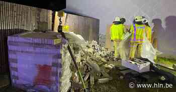 Duo belandt met wagen in zijgevel na achtervolging tussen Ruddervoorde en Tielt - Het Laatste Nieuws