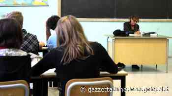 Modena, trecento docenti no-vax tornano a scuola, saranno pagati ma non possono insegnare - La Gazzetta di Modena