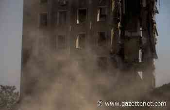 Around Amherst: Family helps council raise Ukrainian flag at Town Hall - GazetteNET