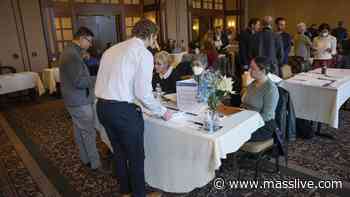 UMass Chan Medical School, looking to fill 600 positions, has career fair drawing over 200 - MassLive.com