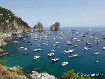Divieti di sbarco da domani in vigore per Procida e Capri - Agenzia ANSA