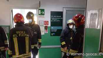 Incendio al vecchio ospedale di Prato, evacuati alcuni pazienti - Il Tirreno
