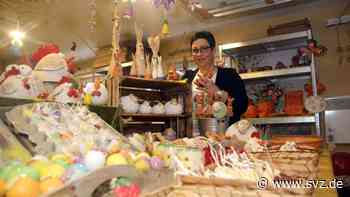 Bunte Osterfiguren in Parchim: Mandy Mierach lädt nach Corona-Pause wieder zur Keramikausstellung - svz – Schweriner Volkszeitung