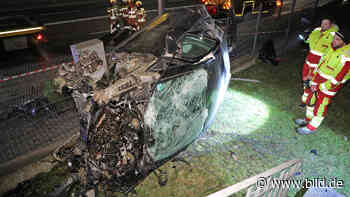 Unfall in Dresden: Crash-Opel fliegt in Vorgarten – Fahrer abgehauen - BILD