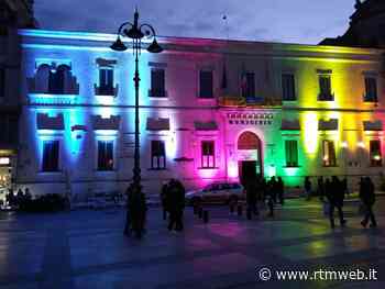 Manduria: i colori della pace in segno di solidarietà al popolo Ucraino. Video - RTM web