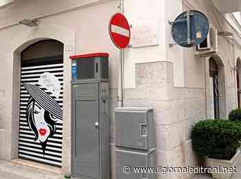 Trani, ricollocato il segnale di divieto d'accesso in via Caldarone - ilgiornaleditrani - Radio Bombo