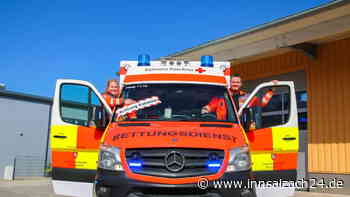 Kolonnenfahrübung der Rettungsdienste im Landkreis Mühldorf am Inn