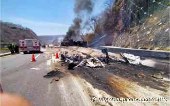 Trágica muerte de chofer de trailer en la autopista Cuernavaca Chilpancingo tras accidente - La Prensa