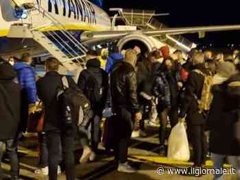 "Piloti stanchi": 200 viaggiatori restano a terra. Dure proteste all’aeroporto di Lamezia Terme