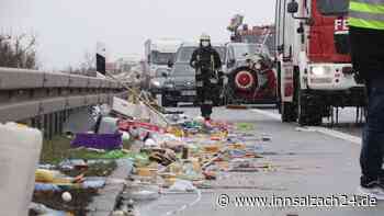 Während Überholmanöver: Waldkraiburger (28) kracht in VW Bus – Osterdeko überall auf Fahrbahn