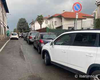 Saronno, sosta selvaggia in via Trento. L'appello: “Davvero non si può fare niente?” - ilSaronno