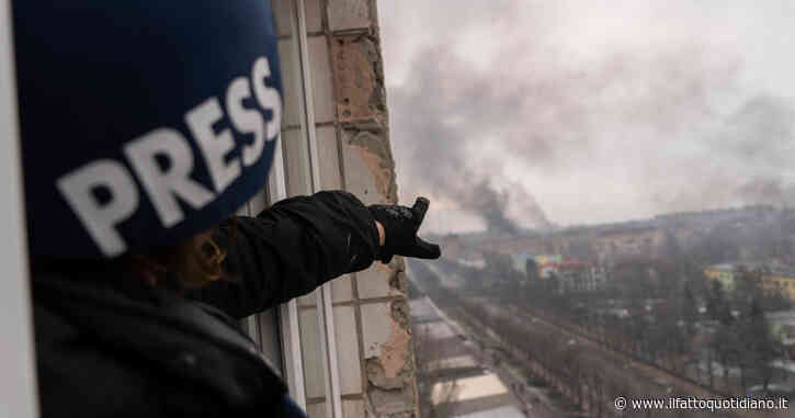 “Ecco perché sull’Ucraina il giornalismo sbaglia. E spinge i lettori verso la corsa al riarmo”: lo sfogo degli ex inviati in una lettera aperta. “Basta con buoni e cattivi, in guerra i dubbi sono preziosi”
