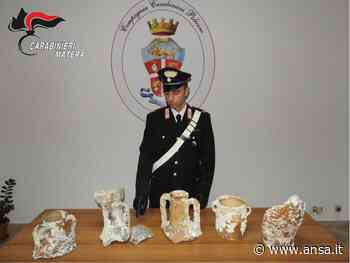 Abbattuta opera abusiva, Cc scoprono reperti Magna Grecia - Agenzia ANSA