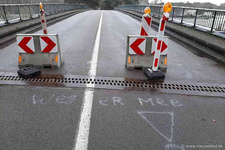 Boze chauffeur kladt ‘weg er mee’ aan knip Boshuisbrug, ook bekende horecazaak niet blij met ingreep