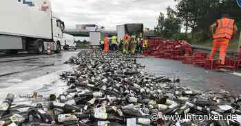 Bierkisten auf Fahrbahn verteilt: Sattelzug verliert Ladung auf B4 bei Coburg