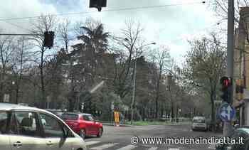 Modena, semaforo fermo sul rosso mezz'ora: caos in viale Muratori - modenaindiretta.it