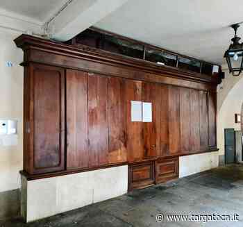 Chiude il bar Masucci in via Roma a Fossano, che ne sarà della storica vetrina in noce? - TargatoCn.it