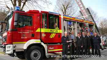 HLF 20 für Feuerwehr Sulz - Neuer Einsatzwagen rückt nach der Übergabe aus - Schwarzwälder Bote
