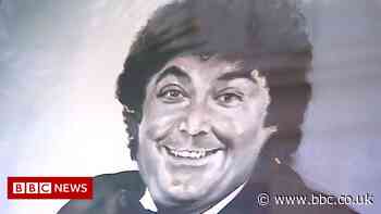 Eddie Large: Portrait celebrates late comedian