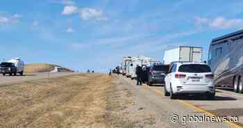 Coutts border crossing clogged up by travellers following lifting of COVID tests