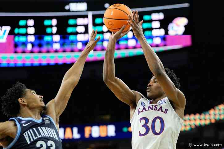 Kansas marches to title game with 81-65 win over Villanova